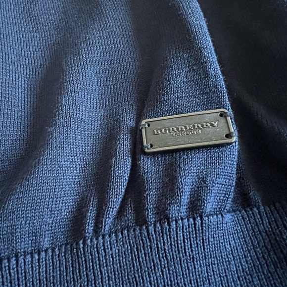Burberry Men's Navy Blue V-Neck Sweater - Picture 4 of 7